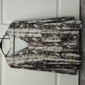 Snake skin flowy altar'd state long sleeve blouse